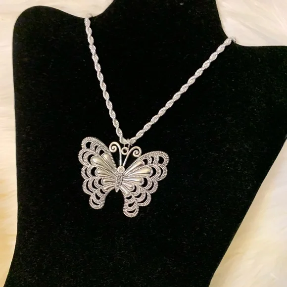 Butterfly Rope Chain - Picture 3 of 7